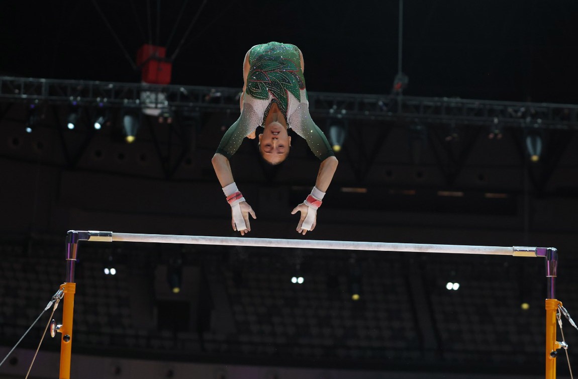 Still the Queen! Kaylia Nemour Dominates Uneven Bars in Jakarta