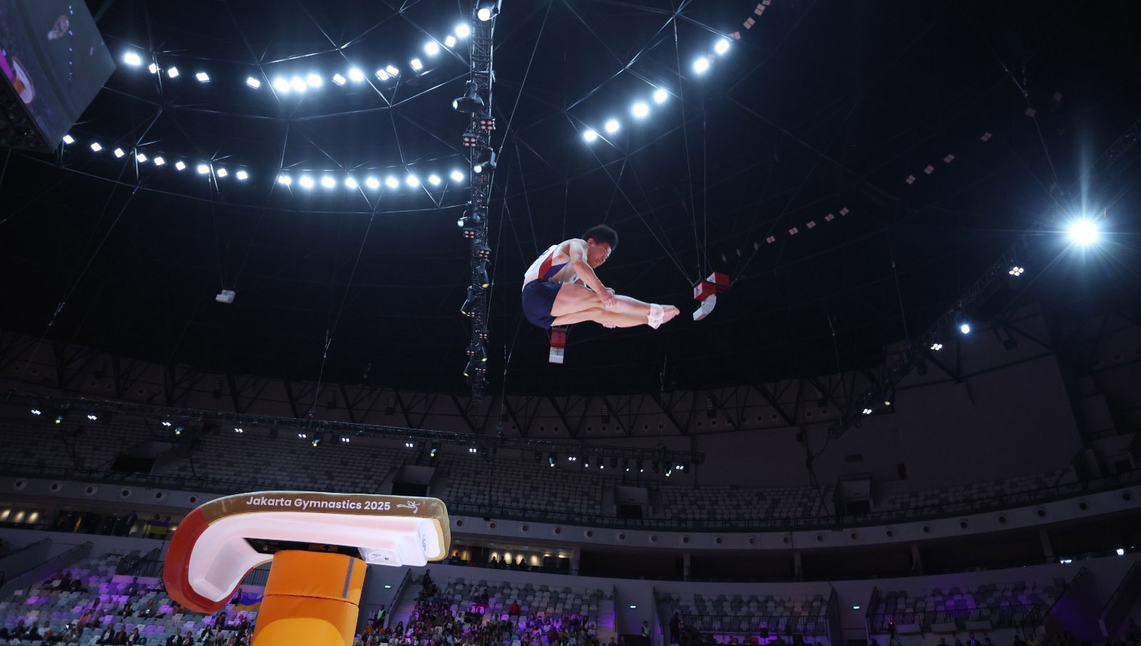 Carlos Yulo Secures Gold in Men's Vault at the World Championships