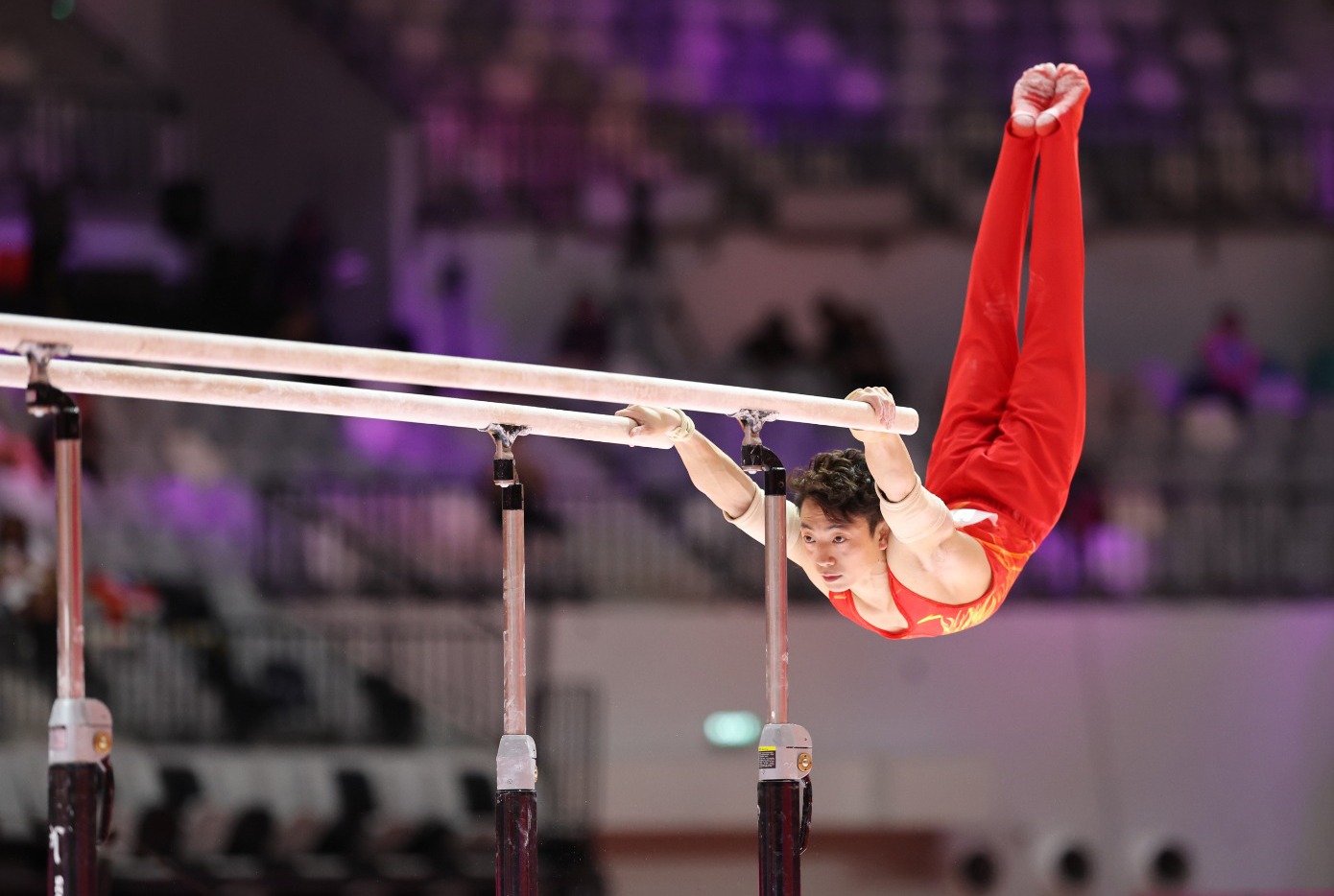 Zou Jingyuan, King of the Parallel Bars